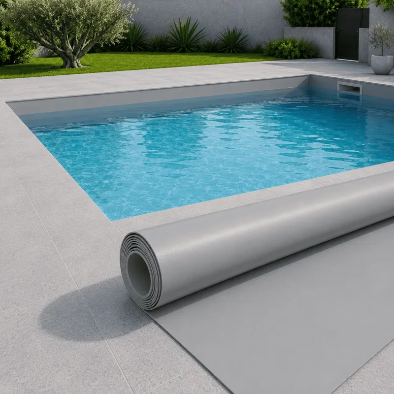 Liner piscine gris clair eau bleu-gris contemporain